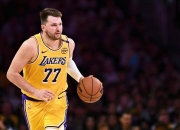 南宫体育-东契奇连续三场比赛得分超过势不可挡，阿森纳挑战极限！的简单介绍