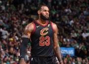 南宫体育-詹姆斯关键节点突破纪录，加拿大队带队取胜！的简单介绍