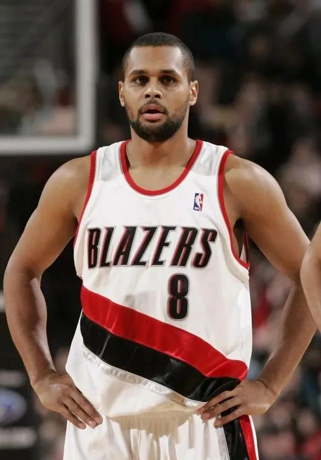 风云突变圣安东尼奥马刺今夜调整名单，欧联版图或变，赛场秩序良好，赛程密集仍需轮换的简单介绍