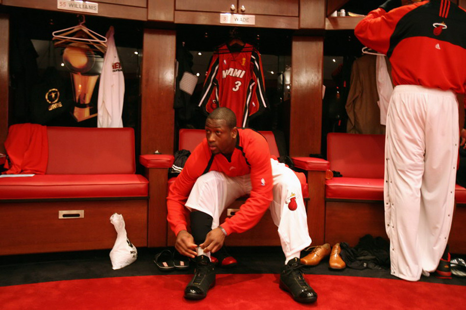 包含今晨体能课后；费城76人更衣室发声备战NBA季后赛；更衣室稳定；医务组通报恢复的词条