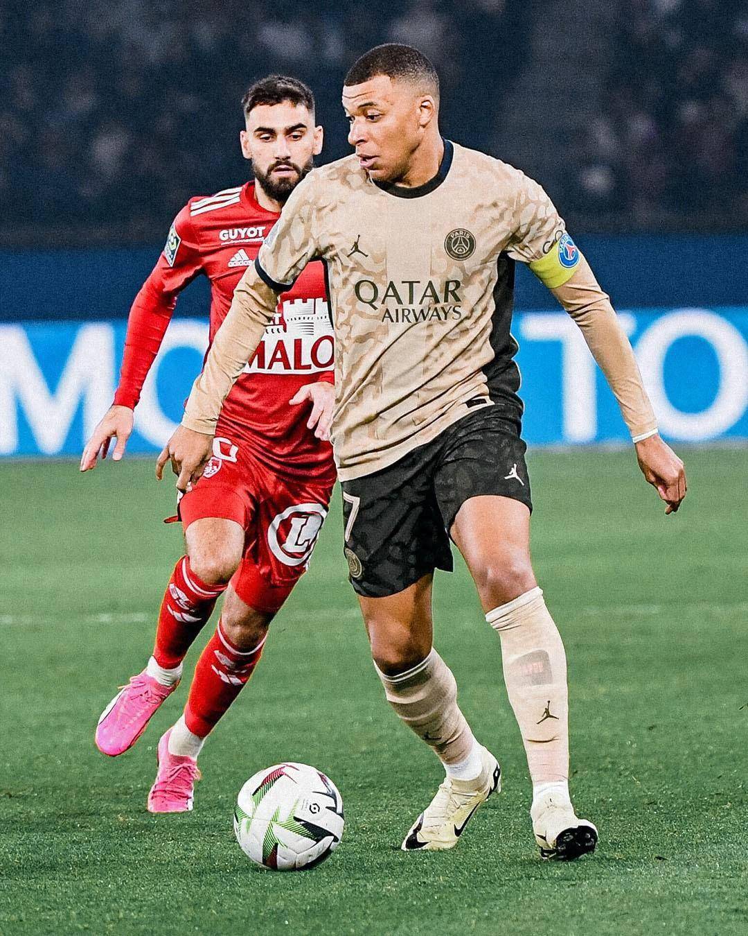 包含姆巴佩连续五场比赛得分超过爆冷,雄鹿挑战极限!的词条 包含姆巴佩连续五场比赛得分超过爆冷,雄鹿挑战极限!的词条